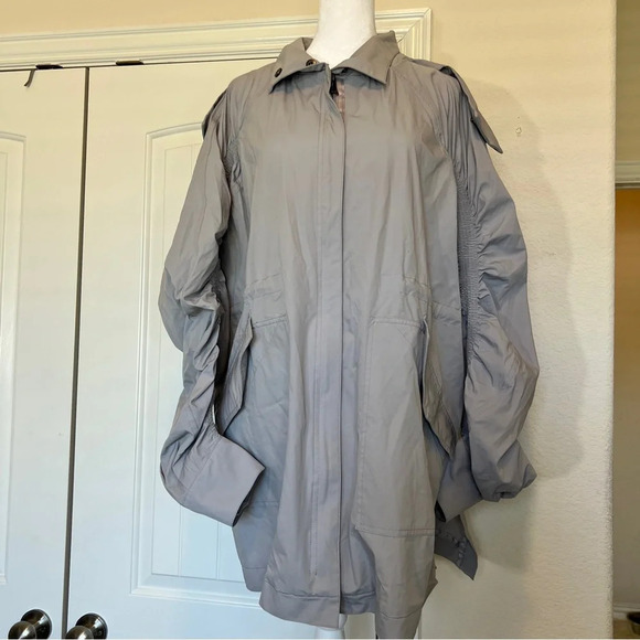 Fabletics GIANA Jacket Light haze Grey Weather Resistant Womens Small S Small - Picture 2 of 10